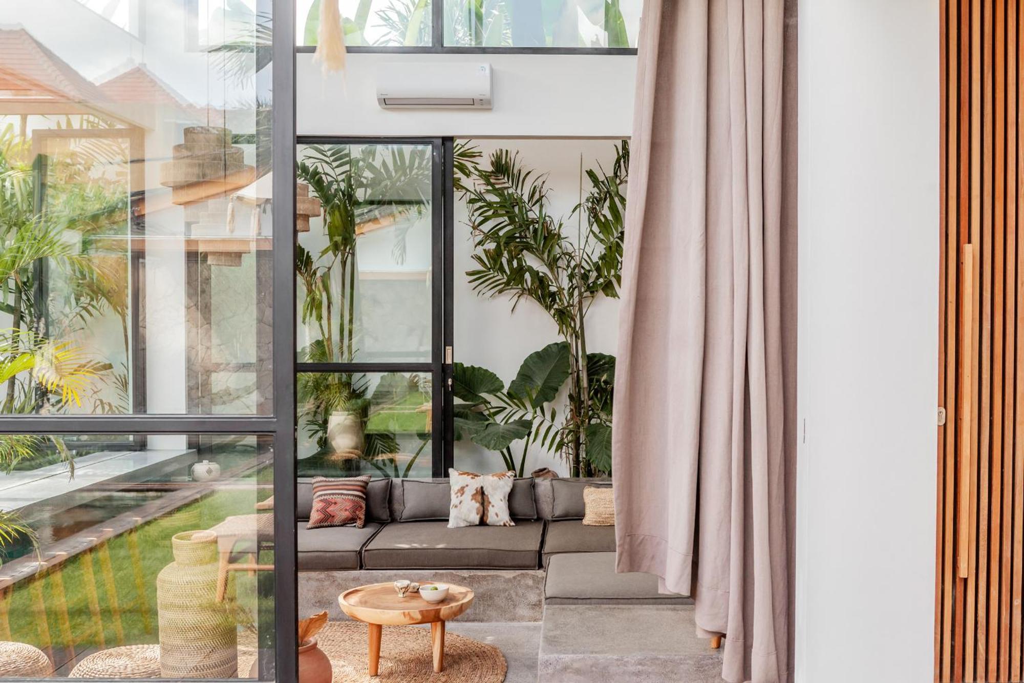 Beyond Bespoke Villas Seminyak Cameră foto